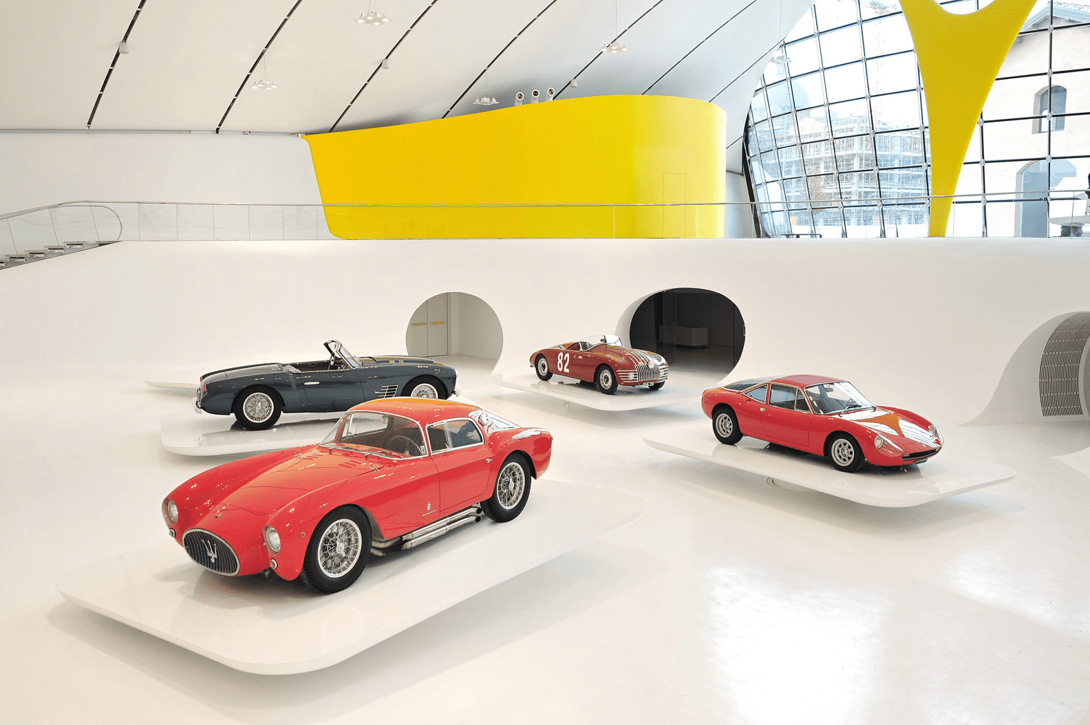 Maserati gietvloer showroom