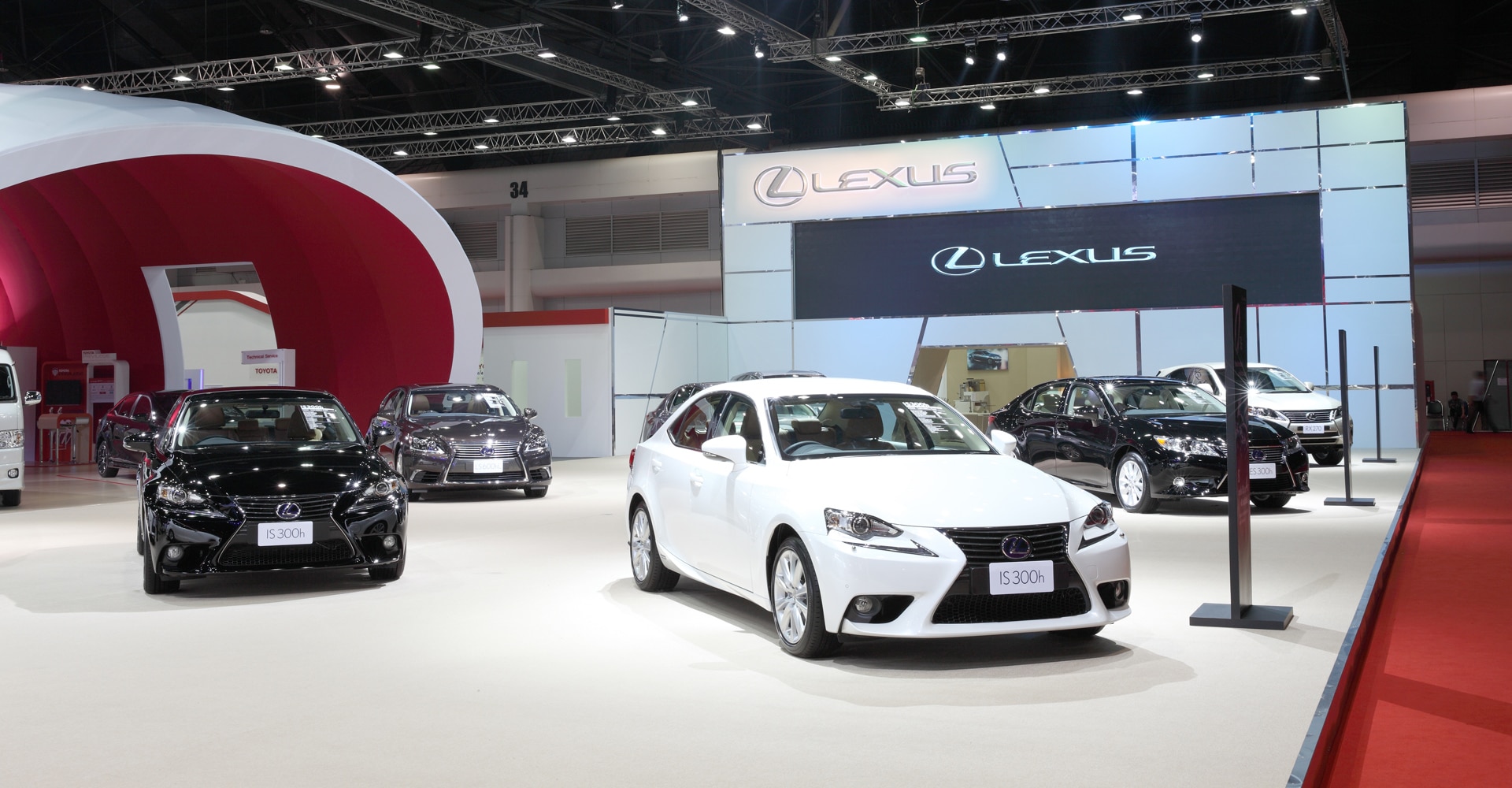 Showroomvloer Lexus auto's