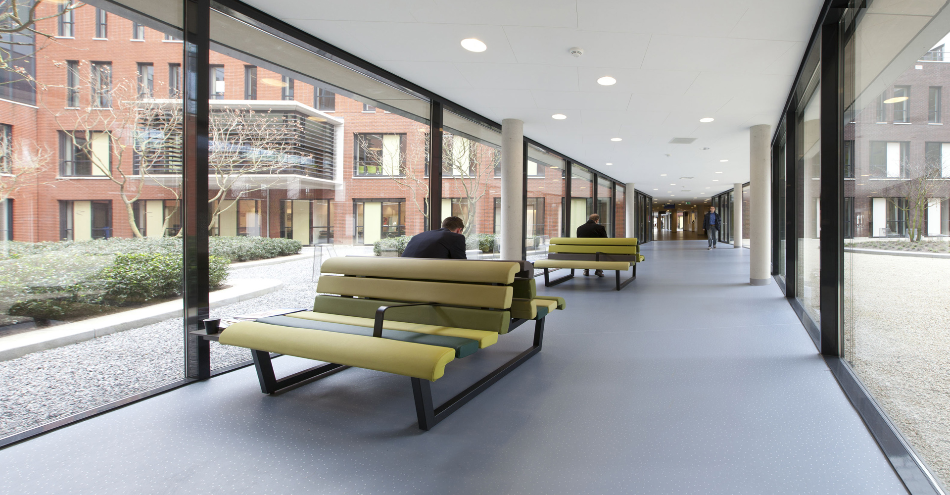 Ziekenhuisvloer wachtruimte