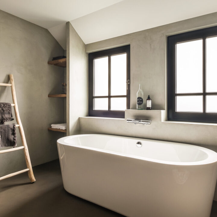 beton-cire-badkamer-wanden-taupe-klassiek-betonlook beton-cire-badkamer-wanden-taupe-klassiek-betonlook
