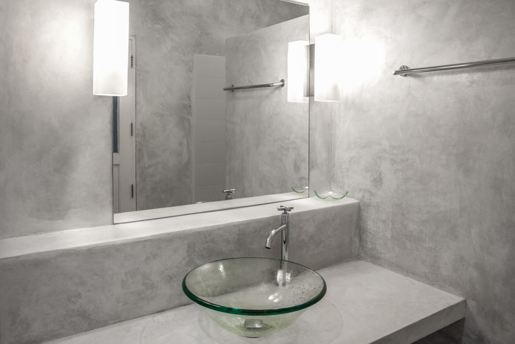 beton-cire-badkamer-wanden-grijs-industrieel-betonlook-wastafel beton-cire-badkamer-wanden-grijs-industrieel-betonlook-wastafel