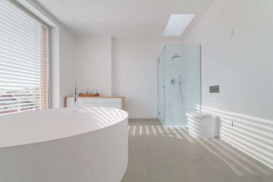 betonlook-badkamer-cement-glazen-douche-robuust-industrieel betonlook-badkamer-cement-glazen-douche-robuust-industrieel