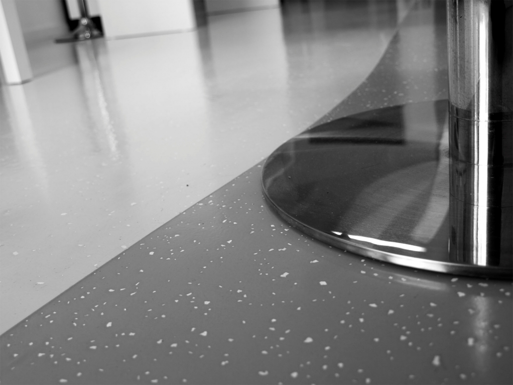 coatingvloer-werkplaats-coating-vloer-fabrieksvloer-epoxy-flakes coatingvloer-werkplaats-coating-vloer-fabrieksvloer-epoxy-flakes
