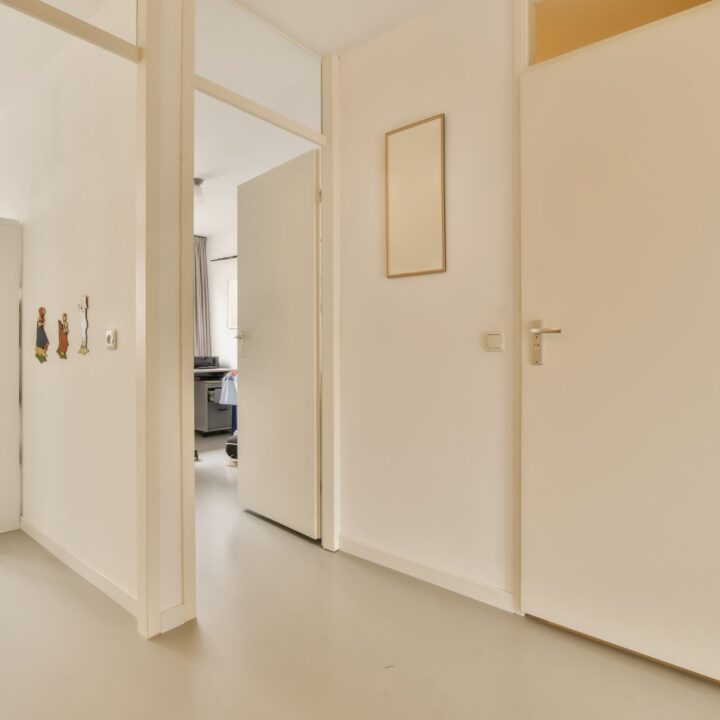 gietvloer-hal-beige-woonbeton-gietvloeren gietvloer-hal-beige-woonbeton-gietvloeren