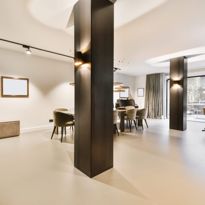 gietvloer-woonkamer-licht-beige-aardse-tinten gietvloer-woonkamer-licht-beige-aardse-tinten