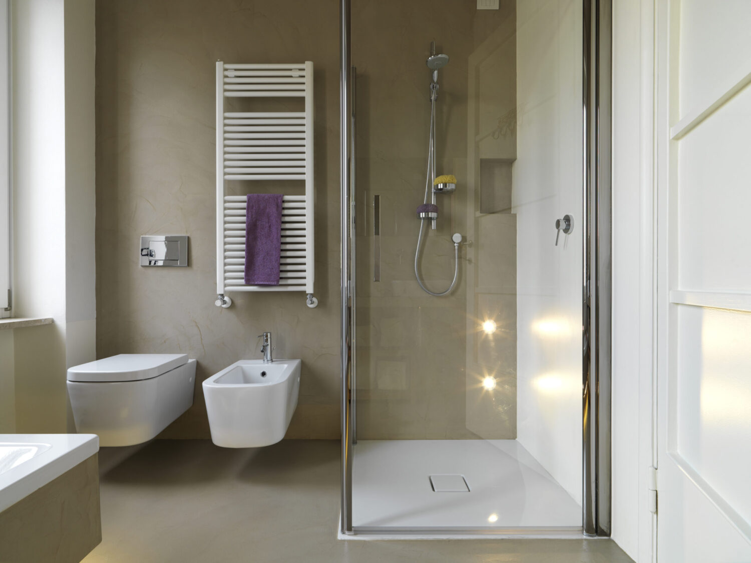 gietvloer-badkamer-vloer-klei-aardse-tinten-beton-cire gietvloer-badkamer-vloer-klei-aardse-tinten-beton-cire