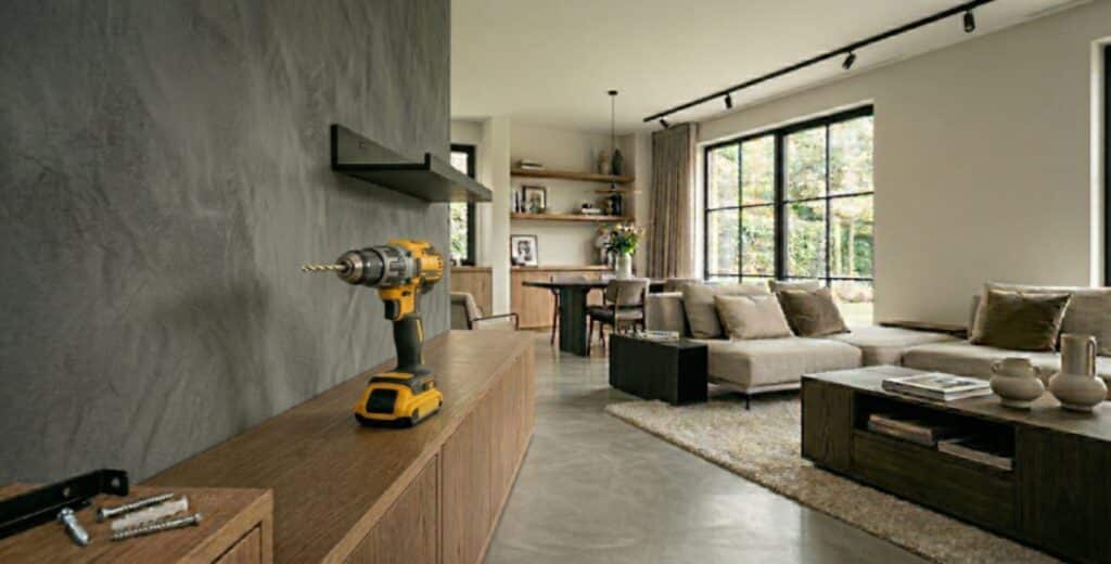 Kan ik boren op een microcement muur?